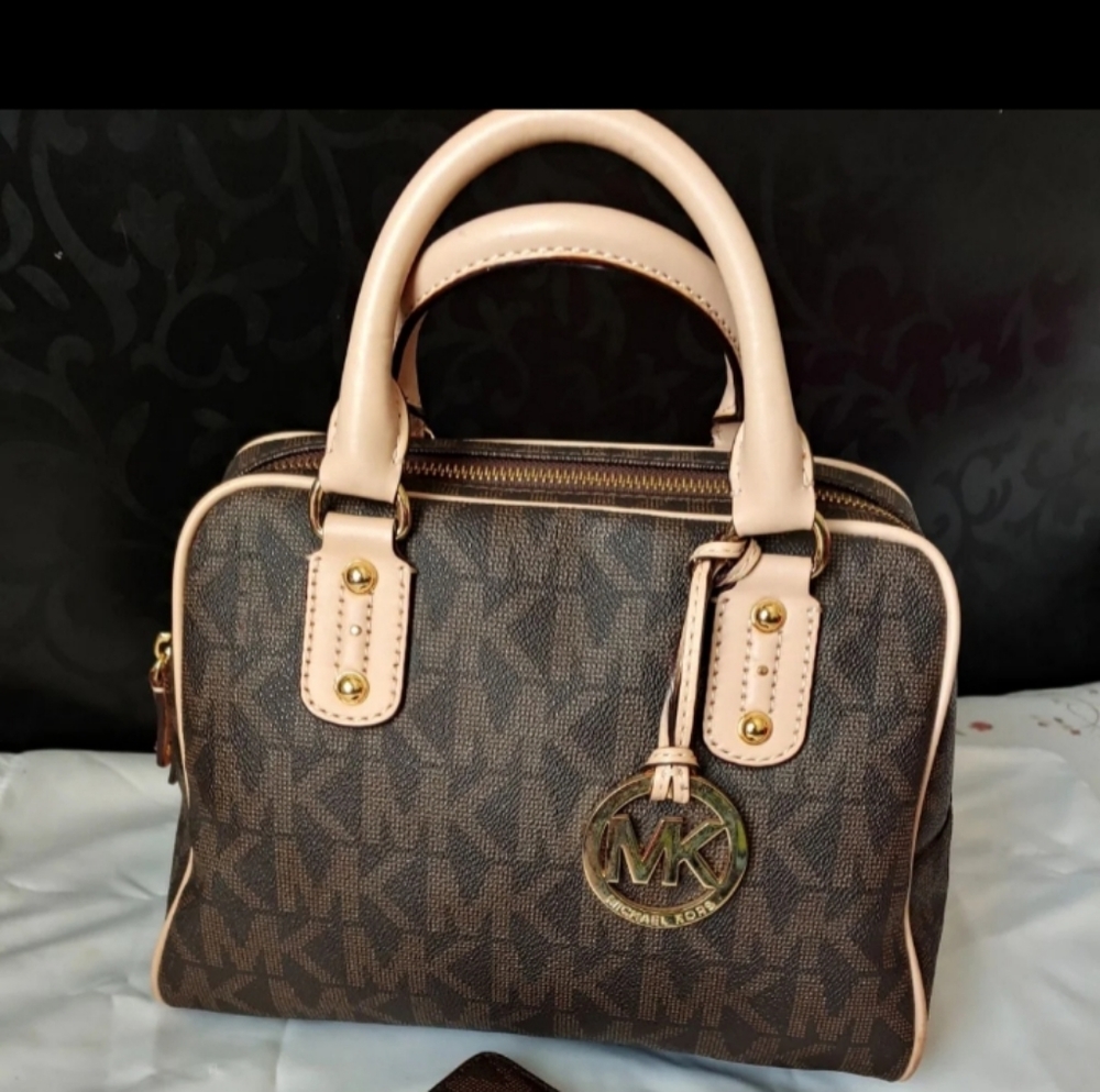Mk satchel